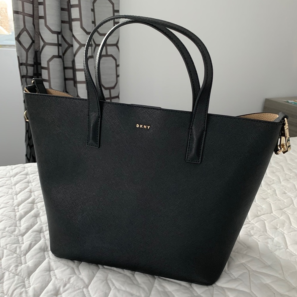 DKNY Logo Plaque Tote Bag perfect condition!